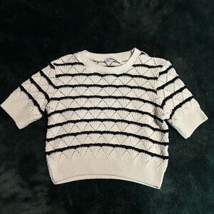 Zara Black and White Patterned Knit Top